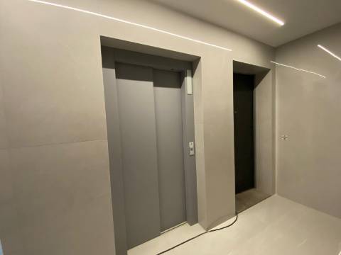 Apartamento T3 com terraço privativo em Loulé