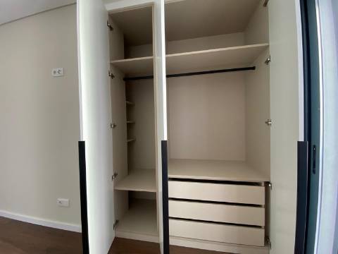 Apartamento T3 com terraço privativo em Loulé