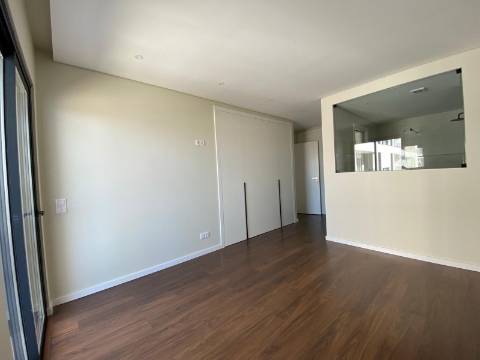 Apartamento T3 com terraço privativo em Loulé