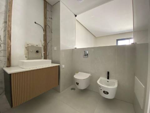 Apartamento T3 com terraço privativo em Loulé