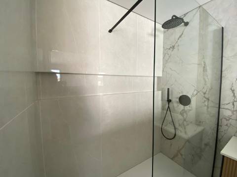 Apartamento T3 com terraço privativo em Loulé