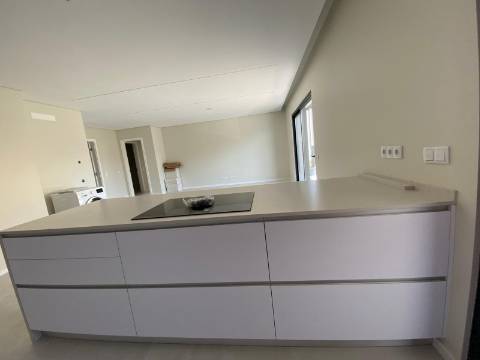 Apartamento T2 Novo no Centro de Loulé - Excelente áreas!