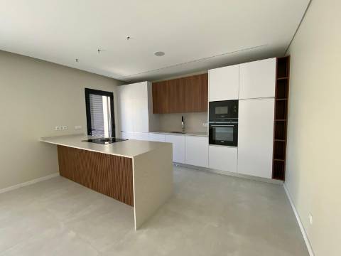 Apartamento T2 Novo no Centro de Loulé - Excelente áreas!