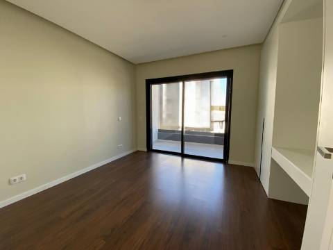 Apartamento T2 Novo no Centro de Loulé - Excelente áreas!