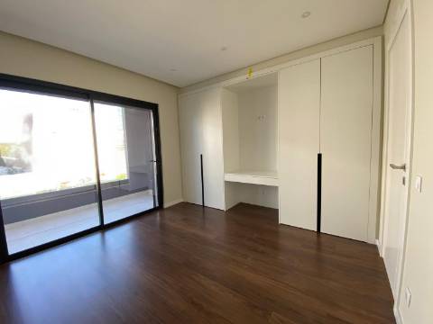 Apartamento T2 Novo no Centro de Loulé - Excelente áreas!