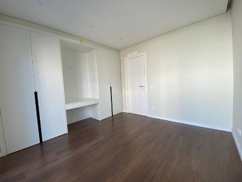 Apartamento T2 Novo no Centro de Loulé - Excelente áreas!