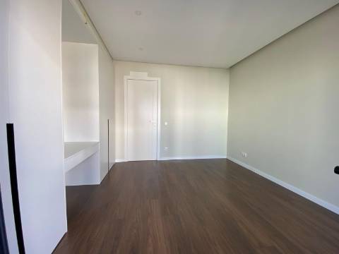 Apartamento T2 Novo no Centro de Loulé - Excelente áreas!