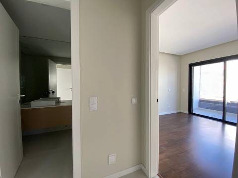 Apartamento T2 Novo no Centro de Loulé - Excelente áreas!