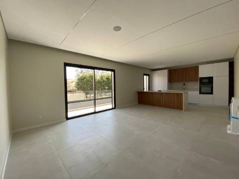 Apartamento T2 Novo no Centro de Loulé - Excelente áreas!