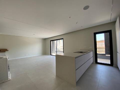 Apartamento T2 Novo no Centro de Loulé - Excelente áreas!