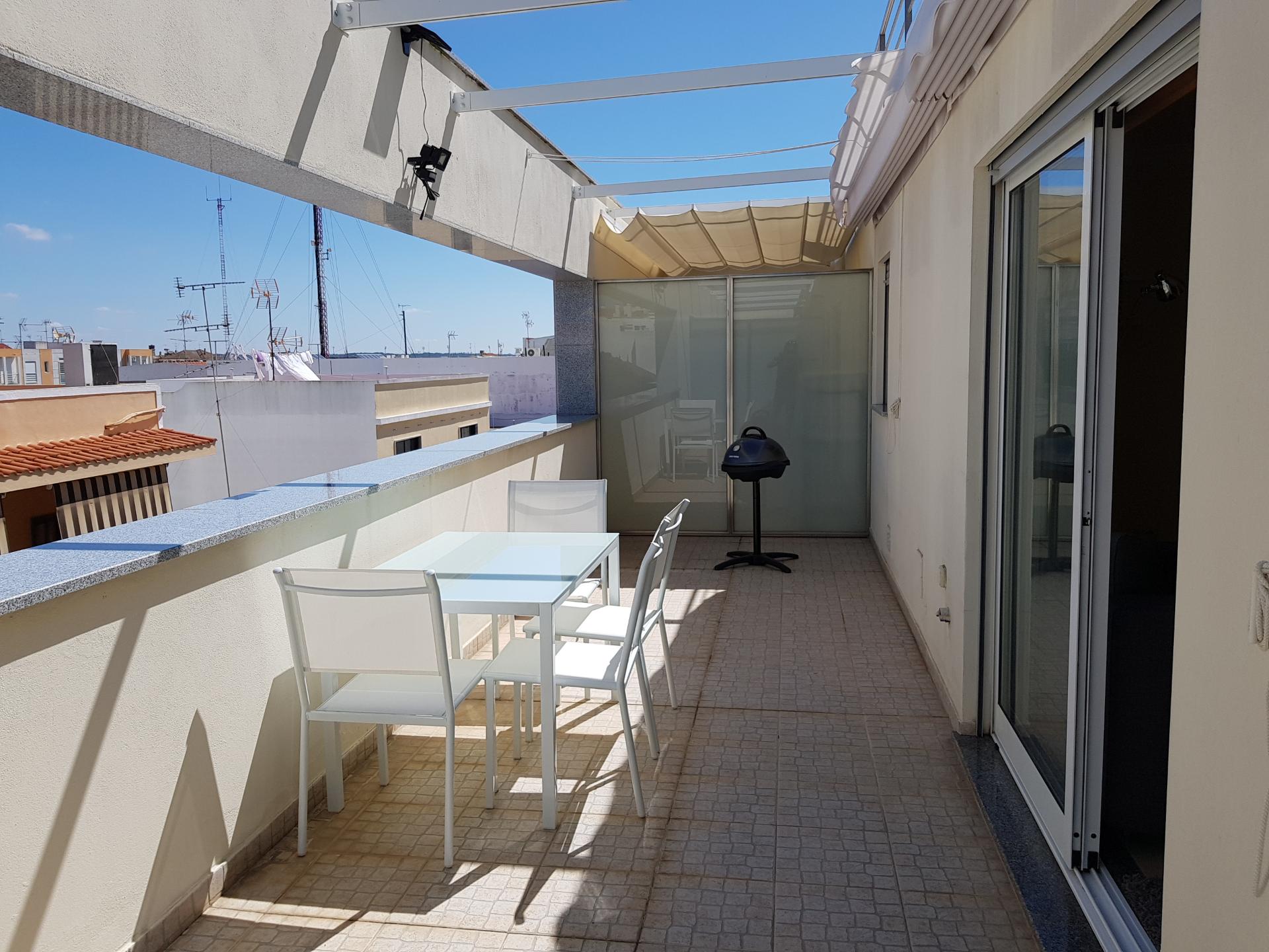 Estúdio/ T0 para venda na principal avenida de Vila Real de Santo António