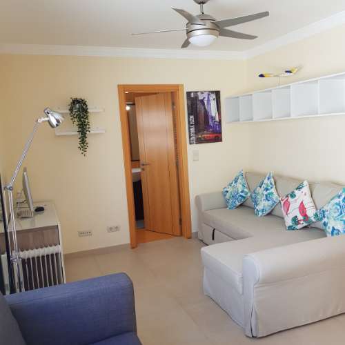 Estúdio/ T0 para venda na principal avenida de Vila Real de Santo António