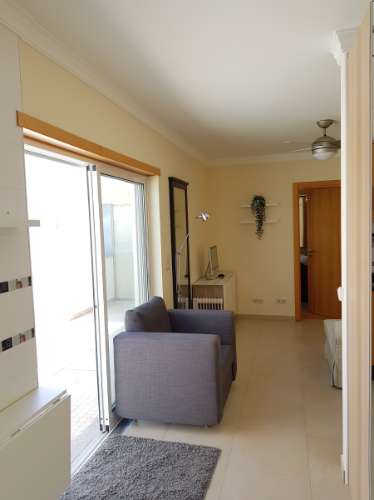 Estúdio/ T0 para venda na principal avenida de Vila Real de Santo António