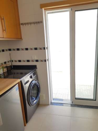 Estúdio/ T0 para venda na principal avenida de Vila Real de Santo António