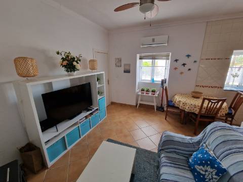 Moradia T2 com Terraço e Vista para o Sapal - Arrendamento Anual - São Bartolomeu do Sul - Castro Marim