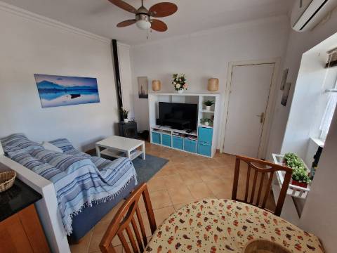 Moradia T2 com Terraço e Vista para o Sapal - Arrendamento Anual - São Bartolomeu do Sul - Castro Marim