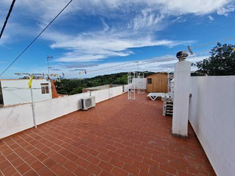 Moradia T2 com Terraço e Vista para o Sapal - Arrendamento Anual - São Bartolomeu do Sul - Castro Marim