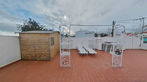 Moradia T2 com Terraço e Vista para o Sapal - Arrendamento Anual - São Bartolomeu do Sul - Castro Marim