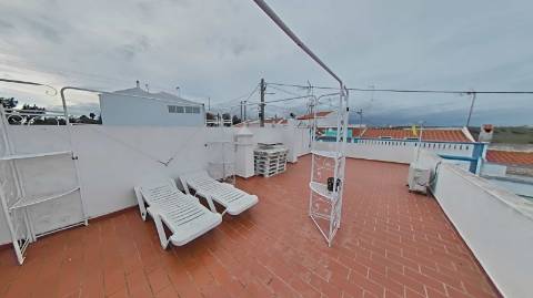 Moradia T2 com Terraço e Vista para o Sapal - Arrendamento Anual - São Bartolomeu do Sul - Castro Marim