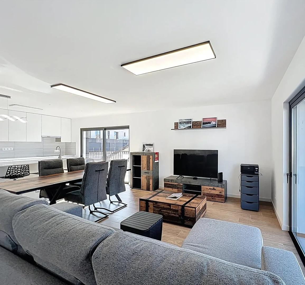 Penthouse T2 Exclusiva com Amplas Varandas e Vista Rio - Vila Real de Santo António