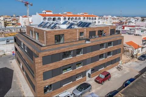Penthouse T2 Exclusiva com Amplas Varandas e Vista Rio - Vila Real de Santo António