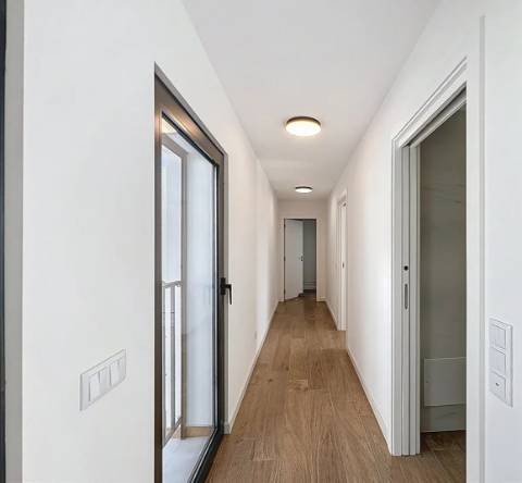 Penthouse T2 Exclusiva com Amplas Varandas e Vista Rio - Vila Real de Santo António