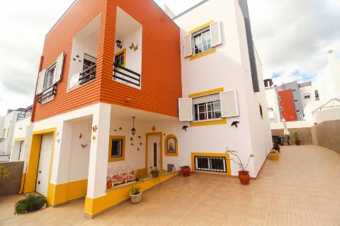 Moradia T4 em Urbanização Tranquila, em Tavira