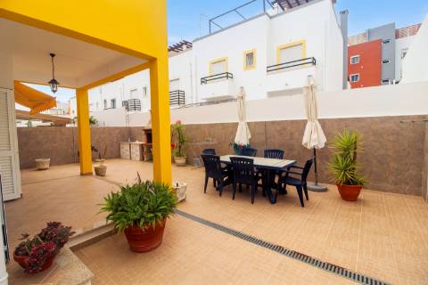 Moradia T4 em Urbanização Tranquila, em Tavira