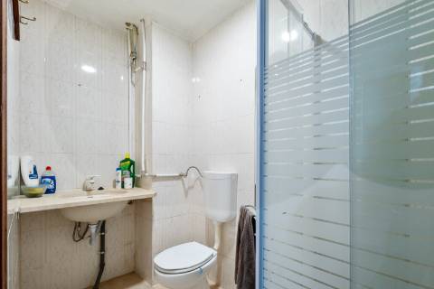 Armazém com montra na Tapada das Mercês, Sintra