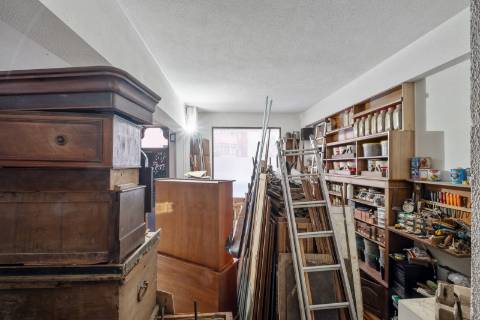 Armazém com montra na Tapada das Mercês, Sintra