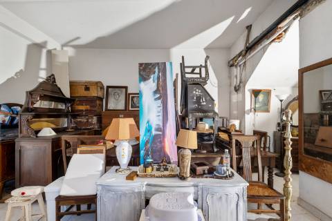 Armazém com montra na Tapada das Mercês, Sintra