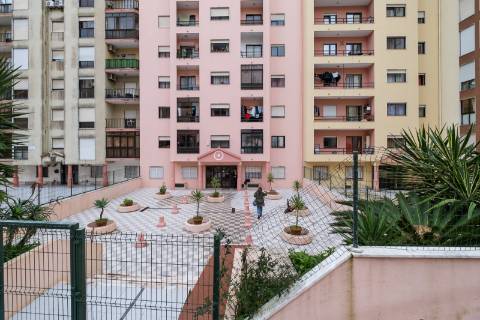 Armazém com montra na Tapada das Mercês, Sintra