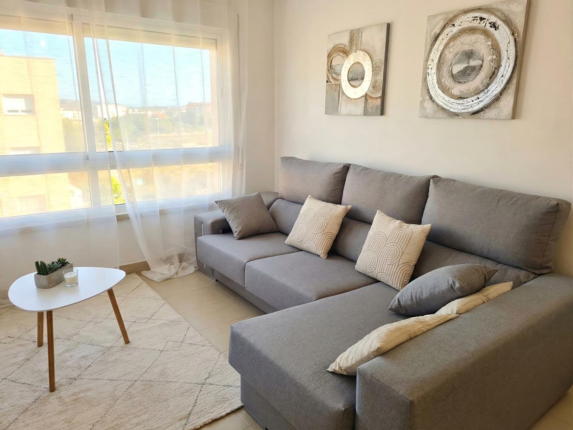 Conceição de Tavira, Apartamento T2 em Prédio com Piscina.