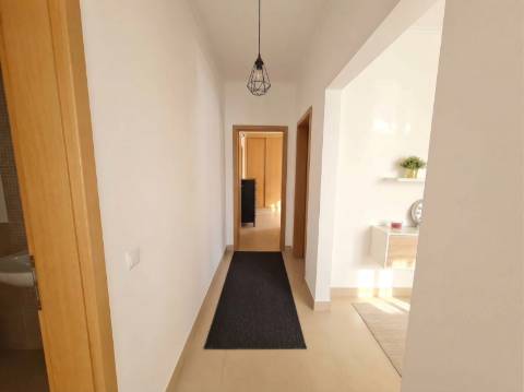 Conceição de Tavira, Apartamento T2 em Prédio com Piscina.