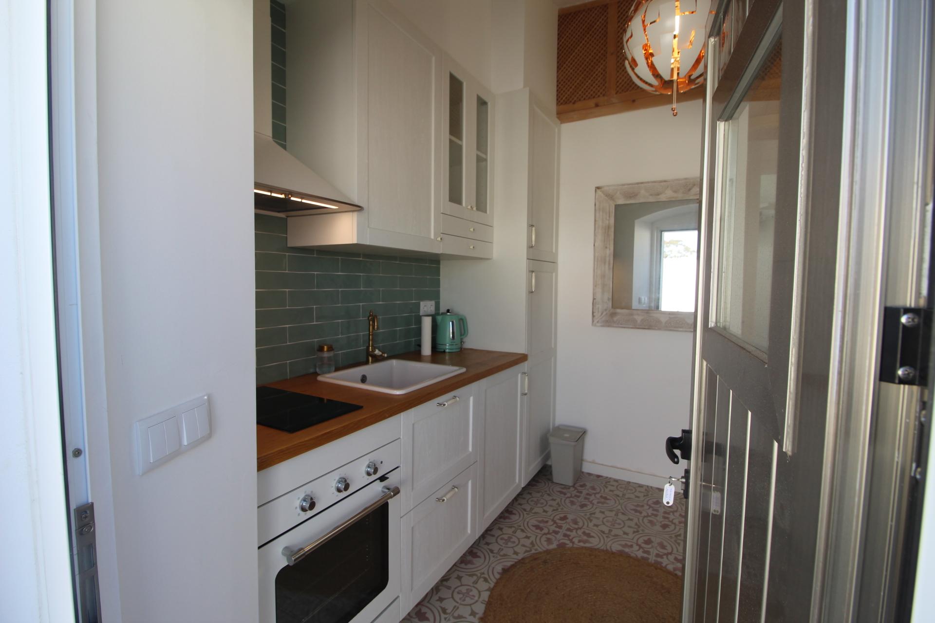 Encantadora moradia T1 totalmente remodelada, vendida mobilada e equipada, pronta a habitar!