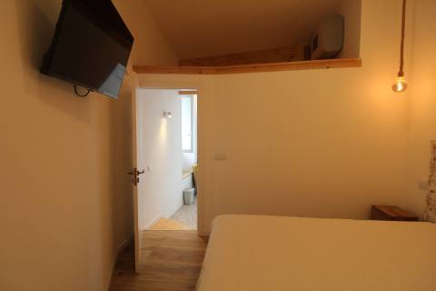 Encantadora moradia T1 totalmente remodelada, vendida mobilada e equipada, pronta a habitar!