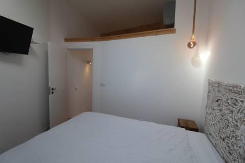 Encantadora moradia T1 totalmente remodelada, vendida mobilada e equipada, pronta a habitar!