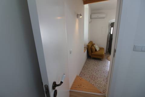 Encantadora moradia T1 totalmente remodelada, vendida mobilada e equipada, pronta a habitar!