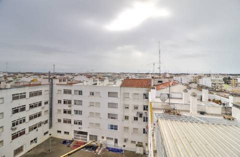 Incrível apartamento T3 com vista para a cidade e para o mar!
