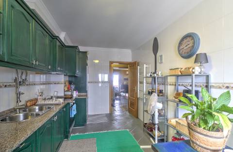 Incrível apartamento T3 com vista para a cidade e para o mar!