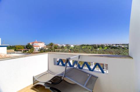 Moradia T2+1 em Cacela em Condomínio Fechado com Piscina