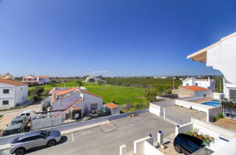 Moradia T2+1 em Cacela em Condomínio Fechado com Piscina