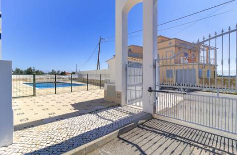 Moradia T2+1 em Cacela em Condomínio Fechado com Piscina