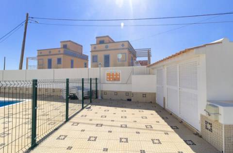 Moradia T2+1 em Cacela em Condomínio Fechado com Piscina