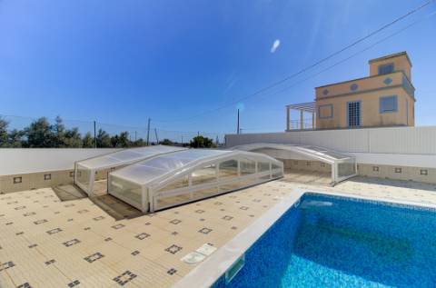 Moradia T2+1 em Cacela em Condomínio Fechado com Piscina