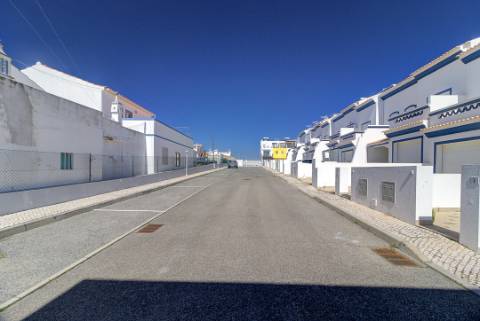 Moradia T2+1 em Cacela em Condomínio Fechado com Piscina