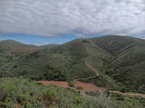 Propriedade Exclusiva na Barragem do Funcho - Terreno Único com Ancoradouro Privativo