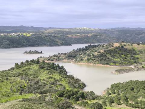 TERRENO COM 57.240 M2 - COM DOIS FUROS DE ÁGUA - PROXIMO A BARRAGEM DO BELICHE - SENTINELA - CASTRO MARIM - ALGARVE