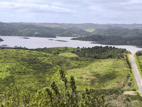 TERRENO COM 57.240 M2 - COM DOIS FUROS DE ÁGUA - PROXIMO A BARRAGEM DO BELICHE - SENTINELA - CASTRO MARIM - ALGARVE
