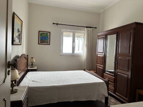 Moradia térrea T3 no centro de Moncarapacho com garagem!